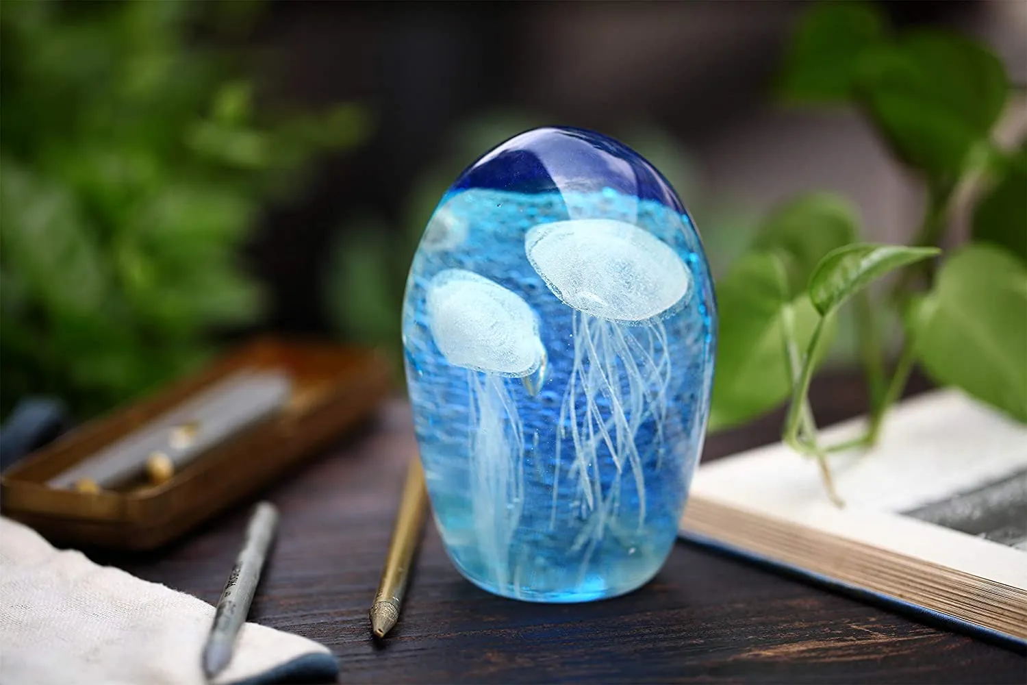 4.5 Inch Glass Jellyfish Paperweight, Glass Paperweight Figurine Glow in The Dark (Blue