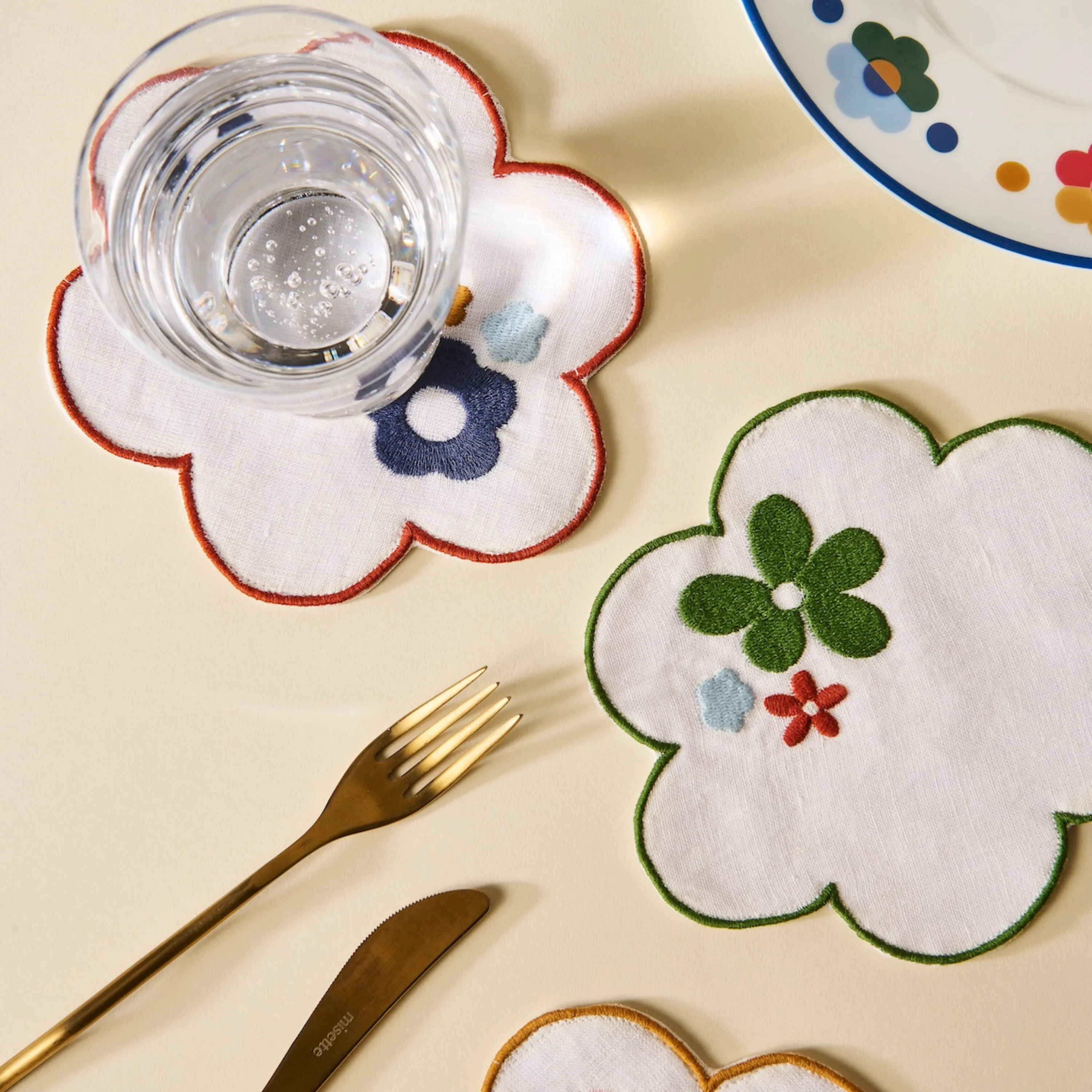 Floral Embroidered Linen Coaster (Set of 4)